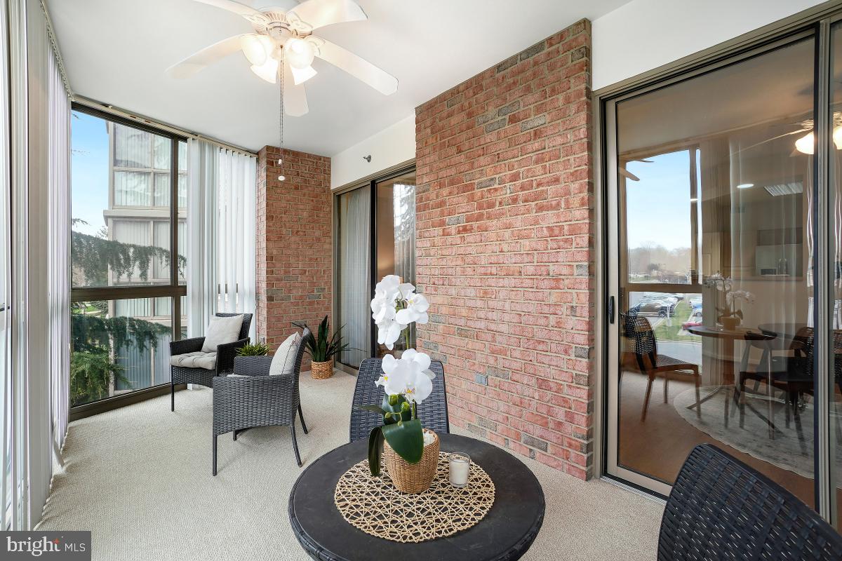 LEISURE WORLD - Residential