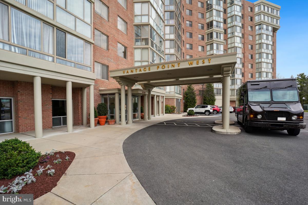 LEISURE WORLD - Residential