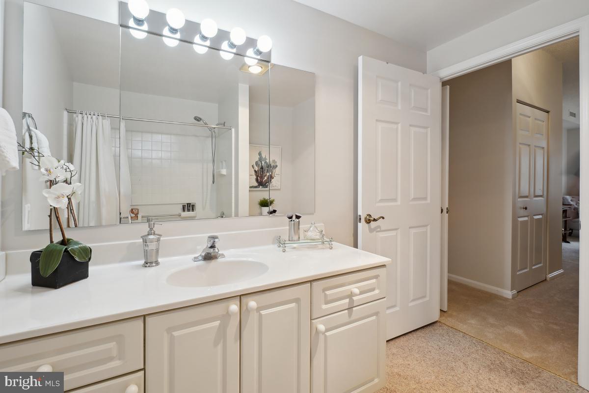 LEISURE WORLD - Residential