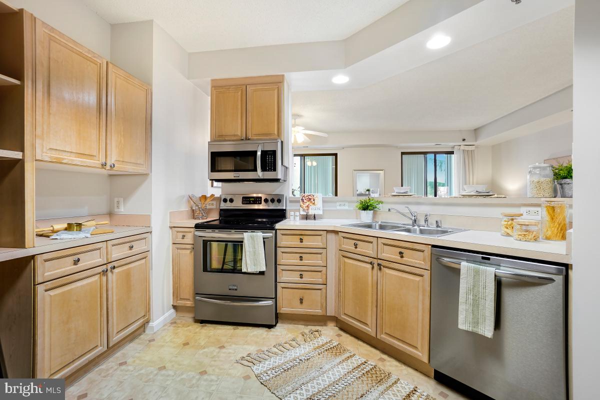 LEISURE WORLD - Residential