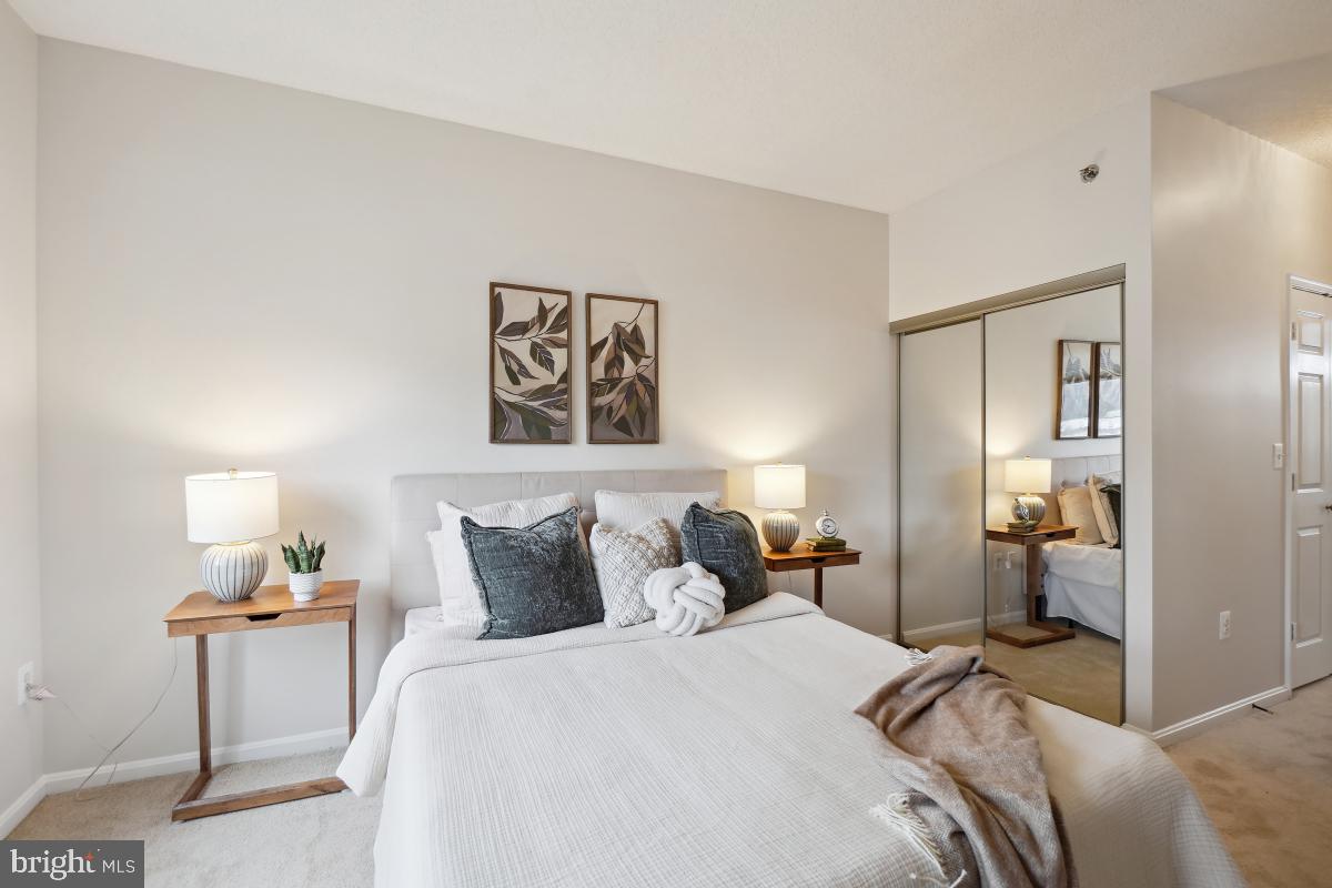 LEISURE WORLD - Residential