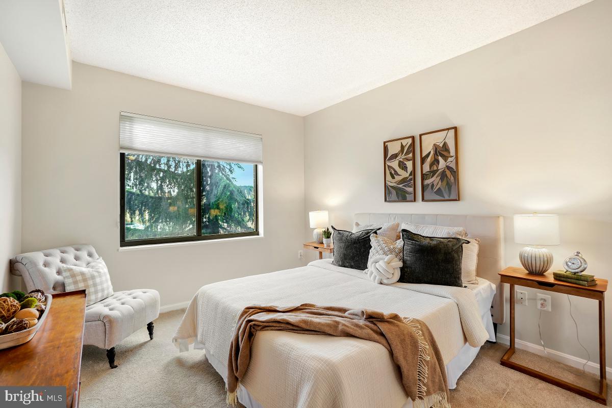 LEISURE WORLD - Residential