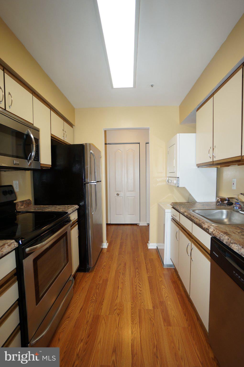 8360 MONTGOMERY RUN K