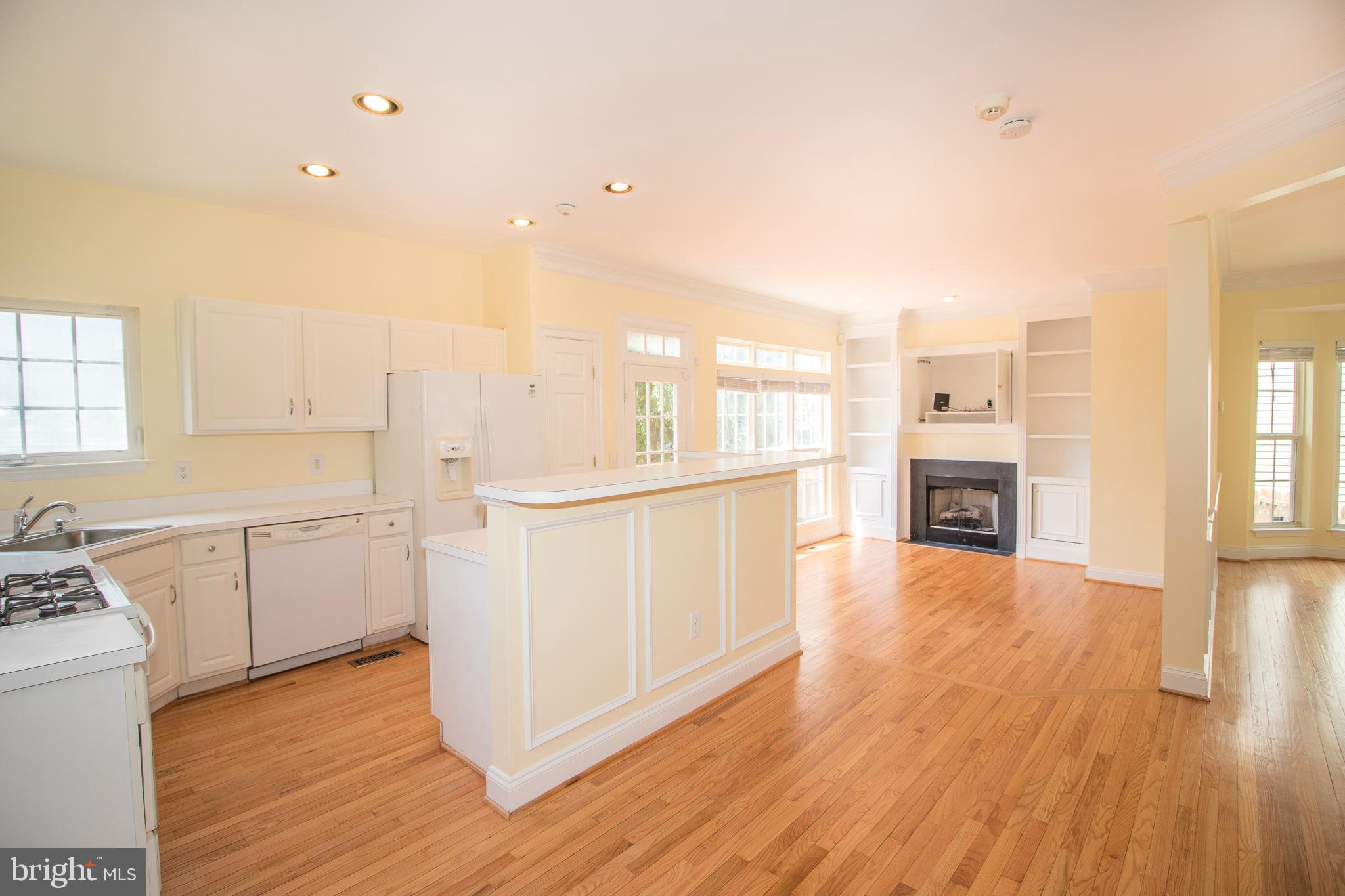 BLOOMS CROSSING - Residential Lease