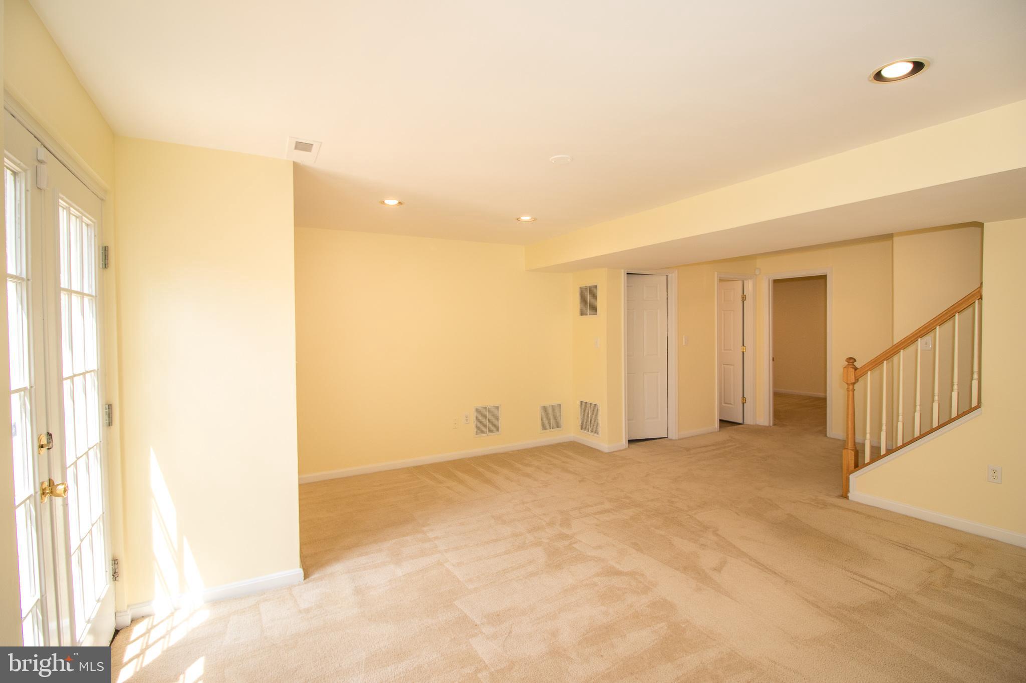 BLOOMS CROSSING - Residential Lease