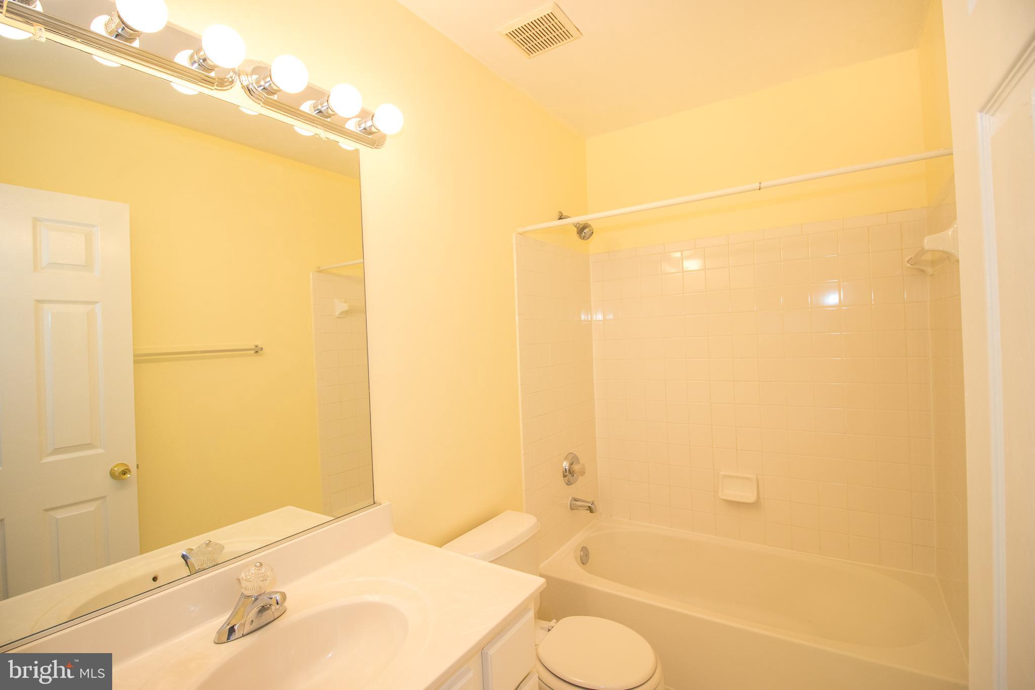 BLOOMS CROSSING - Residential Lease