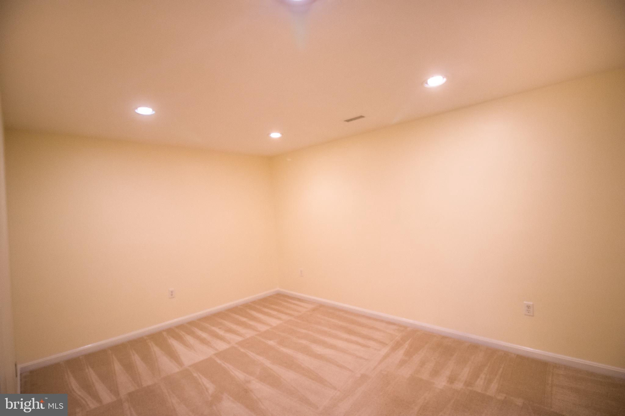 BLOOMS CROSSING - Residential Lease