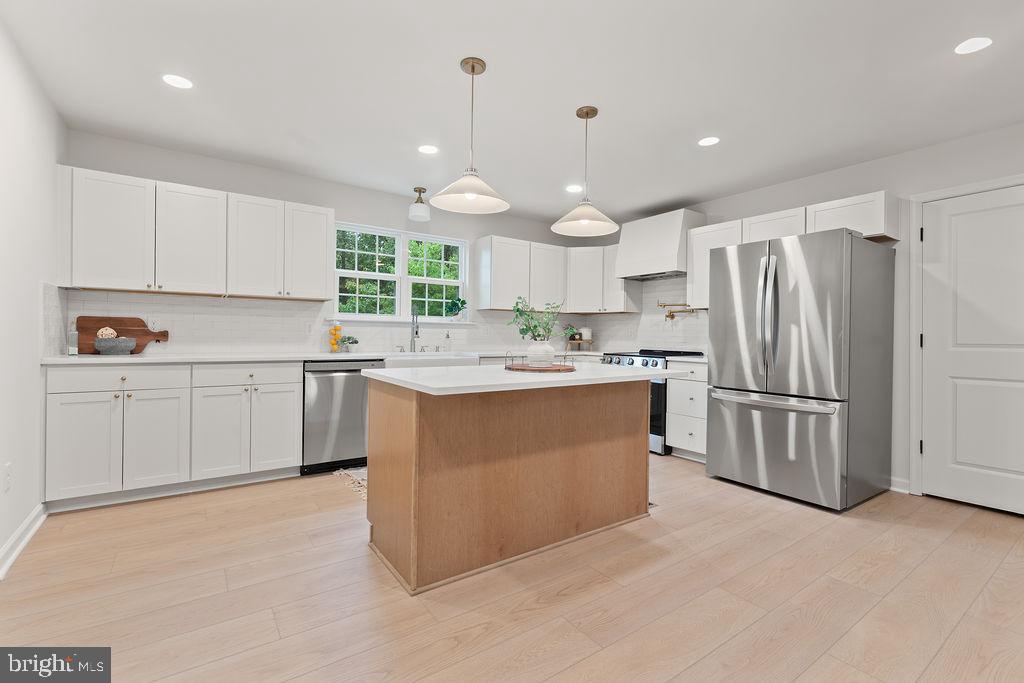 EDGEWOOD BAY - Residential