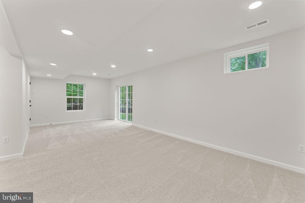 EDGEWOOD BAY - Residential