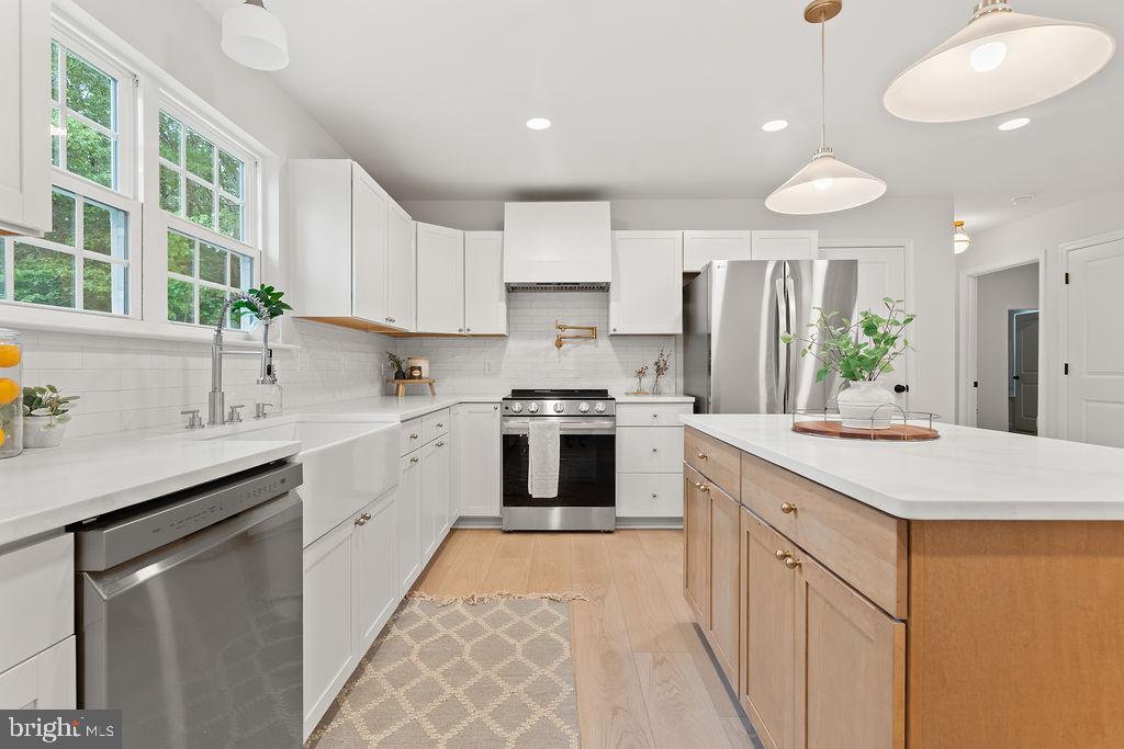 EDGEWOOD BAY - Residential