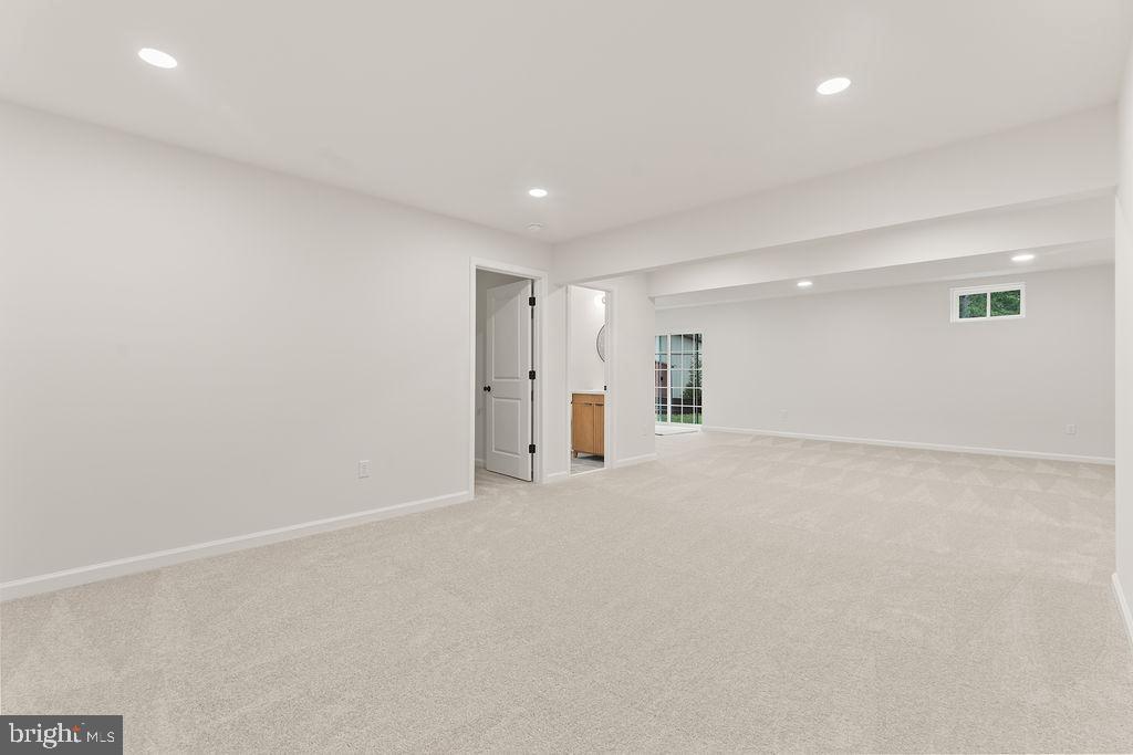 EDGEWOOD BAY - Residential