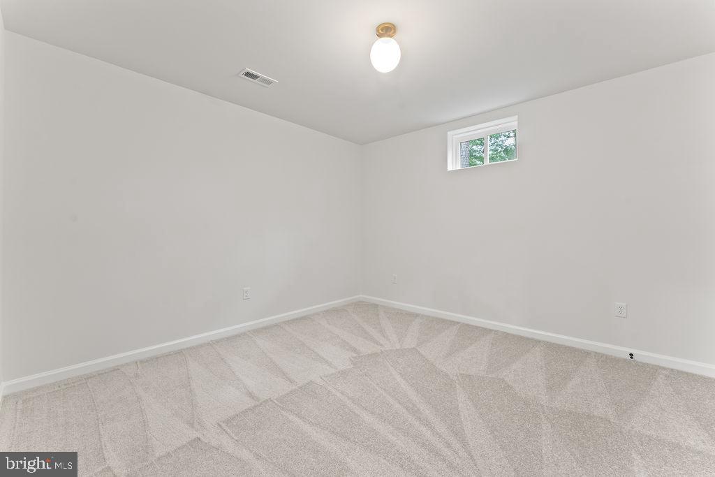 EDGEWOOD BAY - Residential