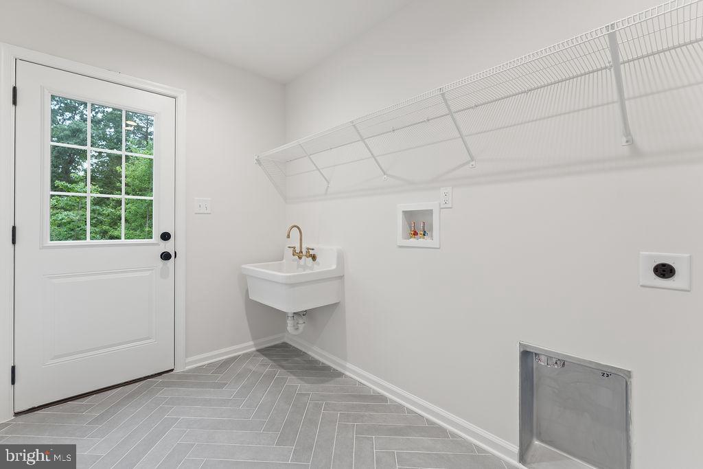 EDGEWOOD BAY - Residential