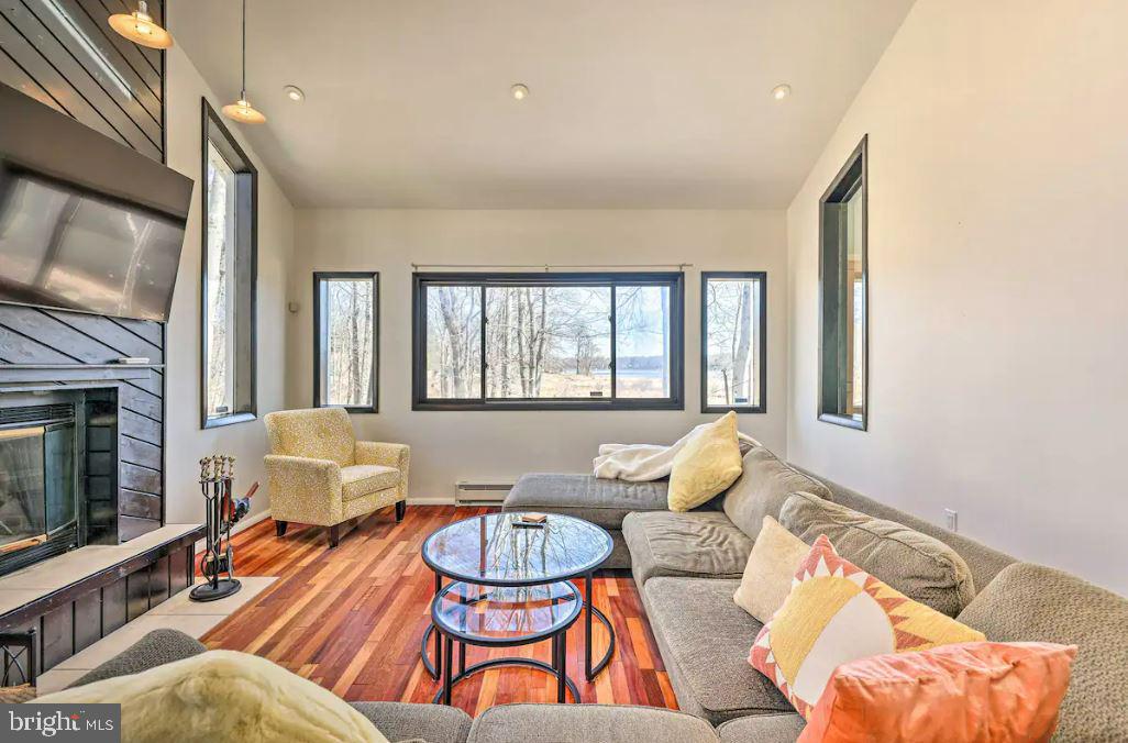 POCONO COUNTRY PLACE - Residential