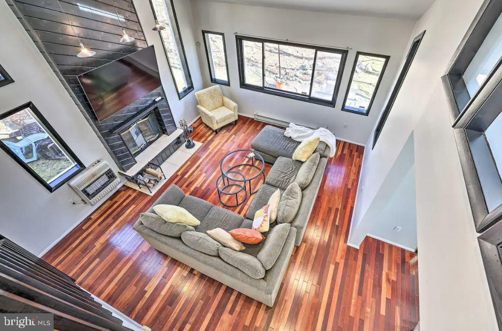 POCONO COUNTRY PLACE - Residential