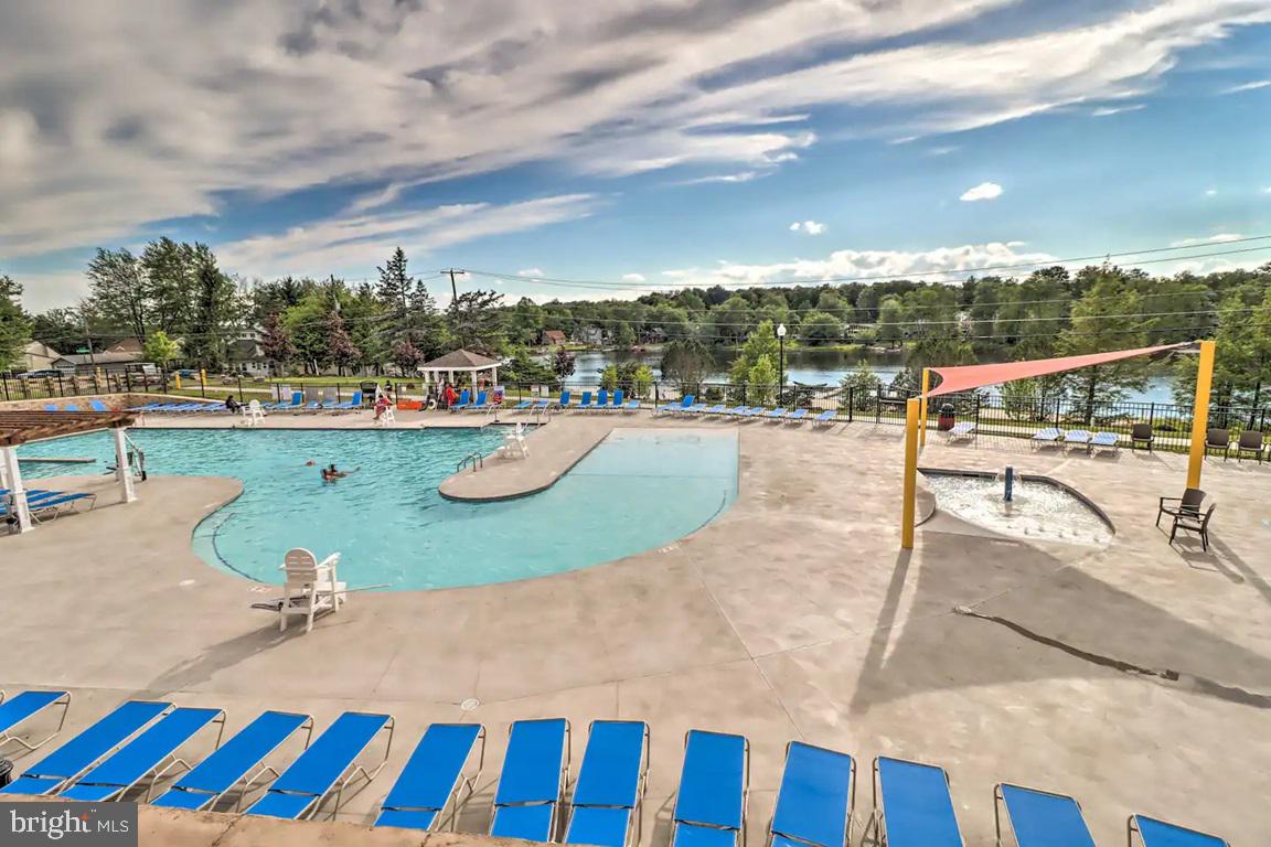 POCONO COUNTRY PLACE - Residential