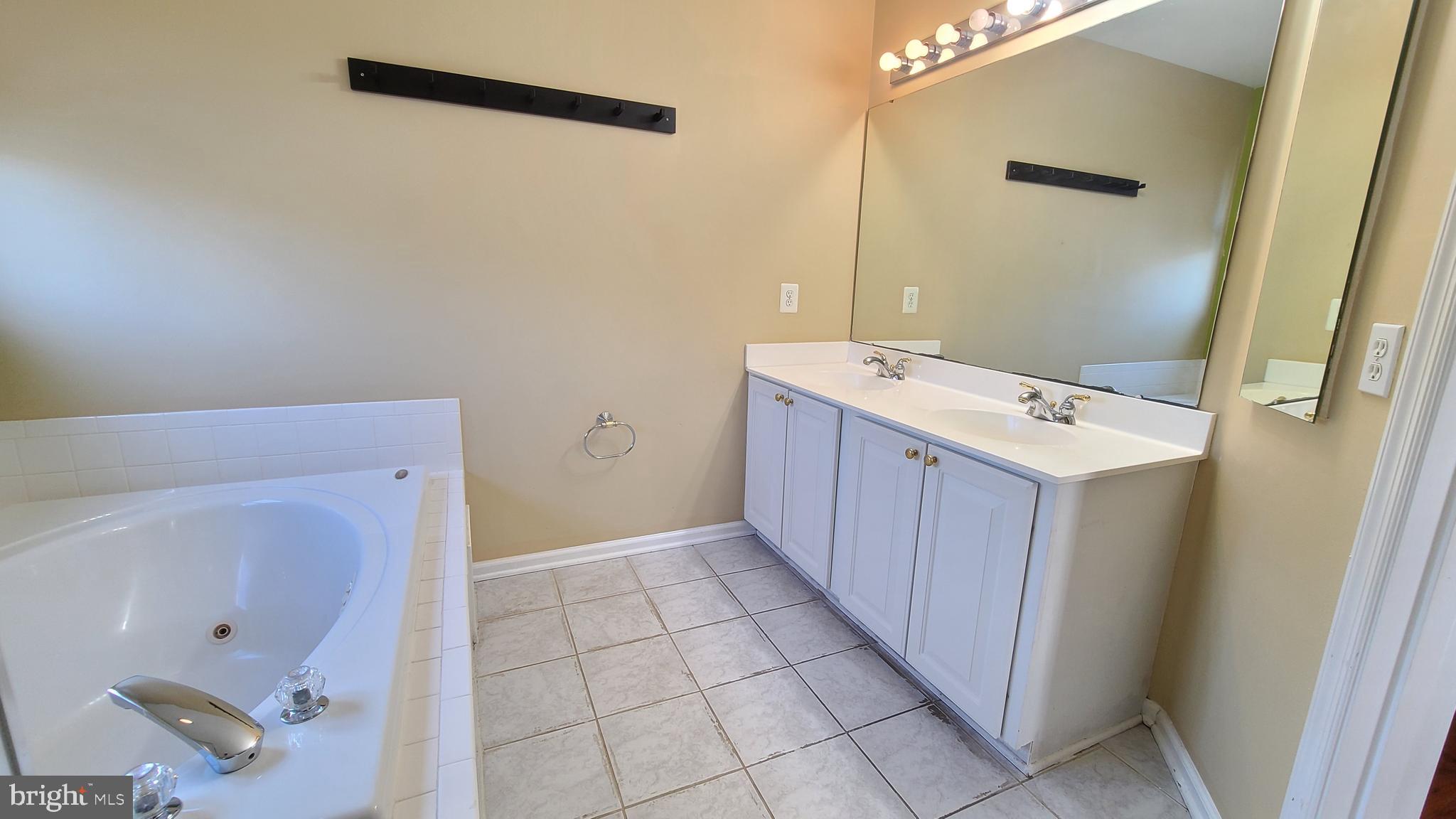 MASONS PASSAGE - Residential Lease