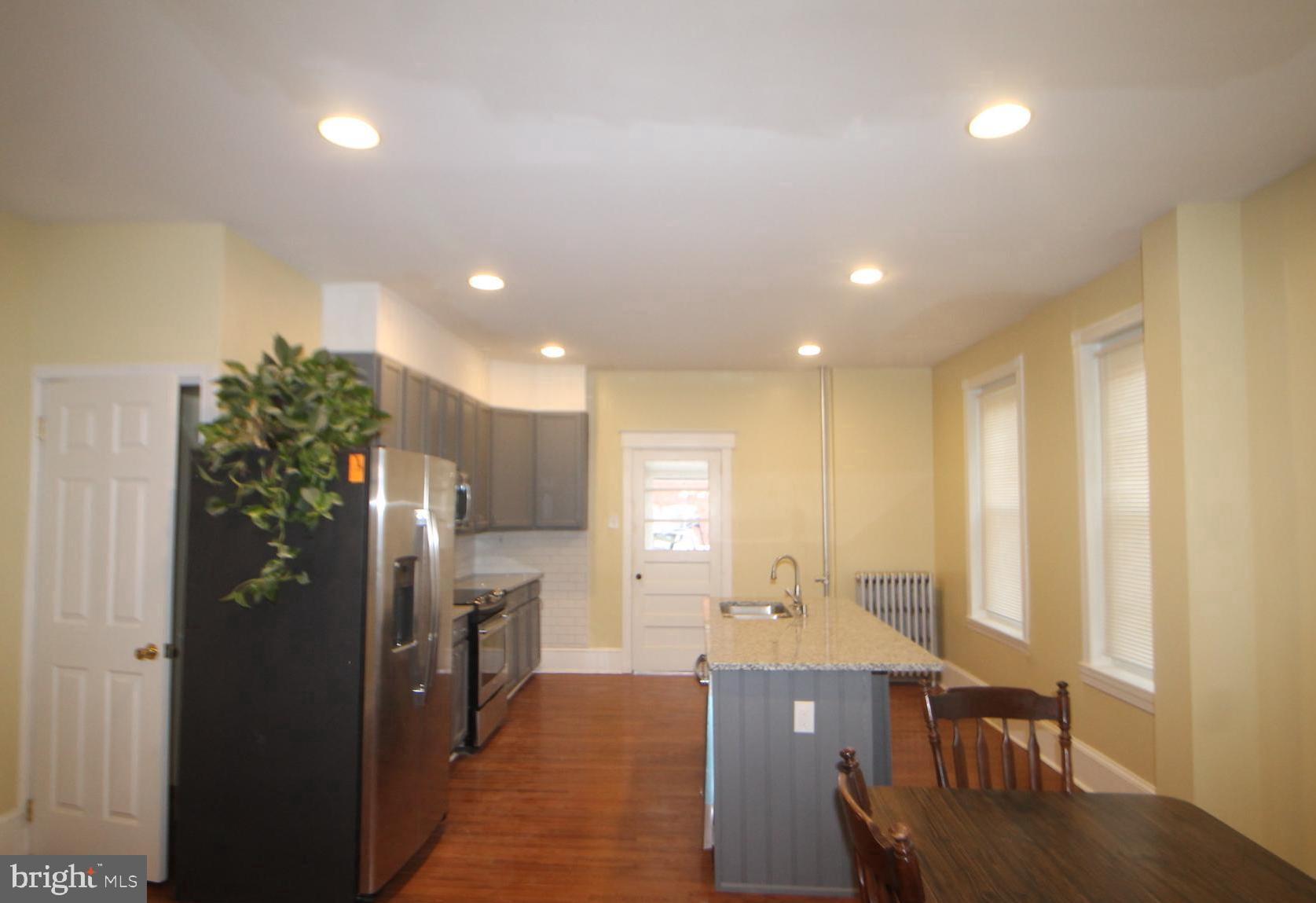 NORRISTOWN - Residential