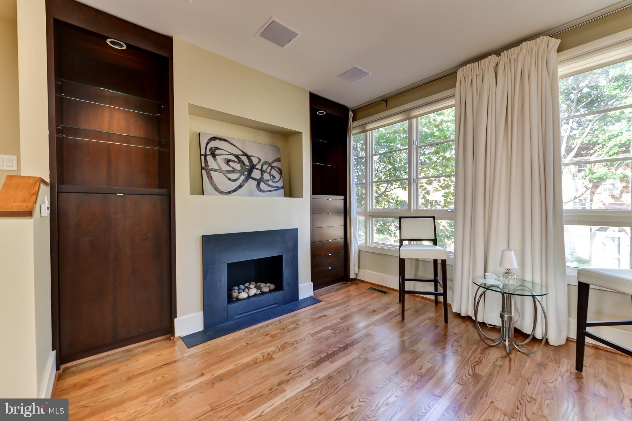 BRADDOCK LOFTS - Residential