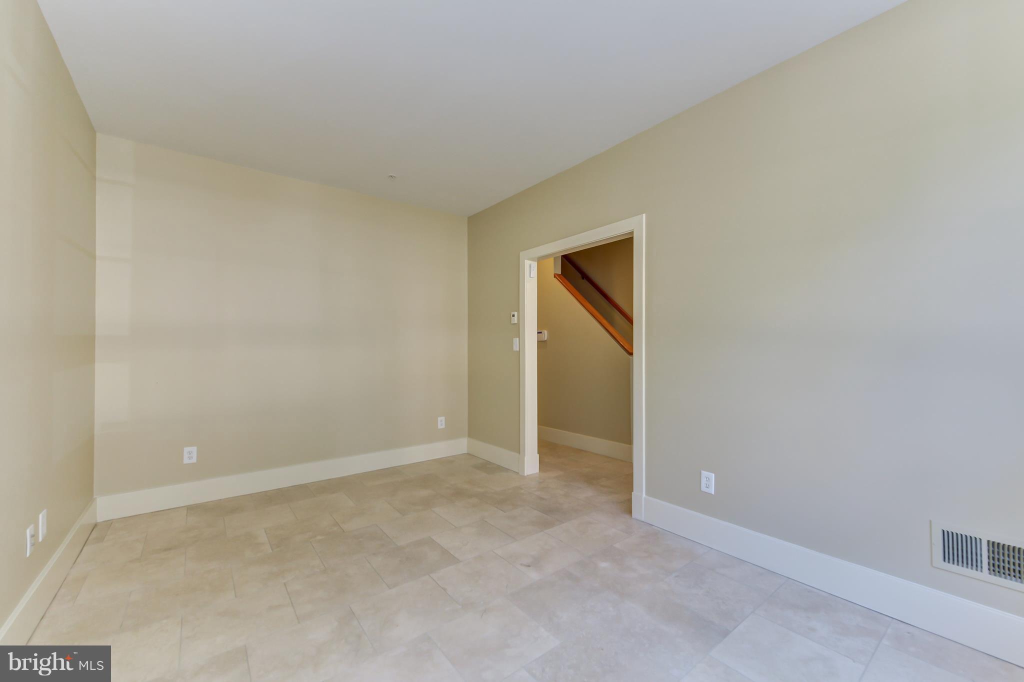 BRADDOCK LOFTS - Residential