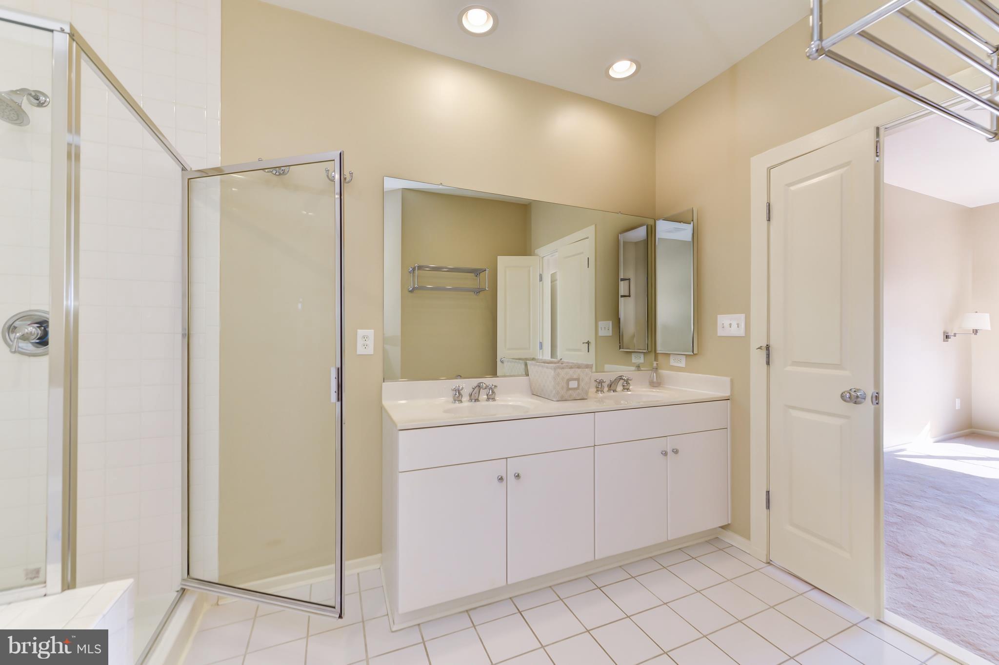 BRADDOCK LOFTS - Residential