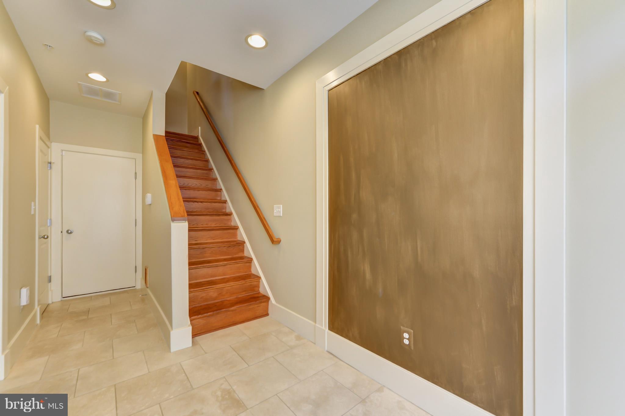 BRADDOCK LOFTS - Residential