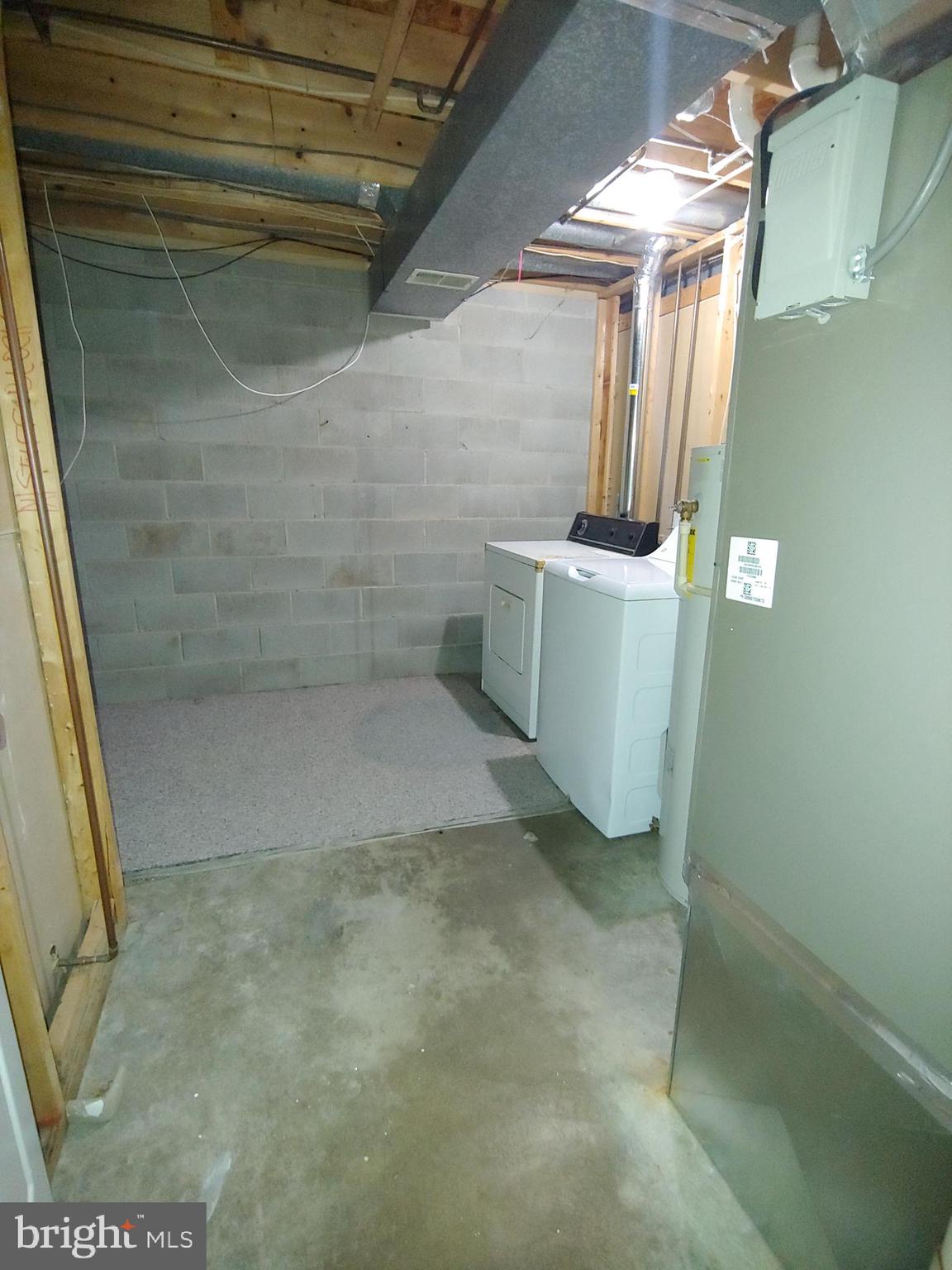 SEVEN OAKS - Residential Lease