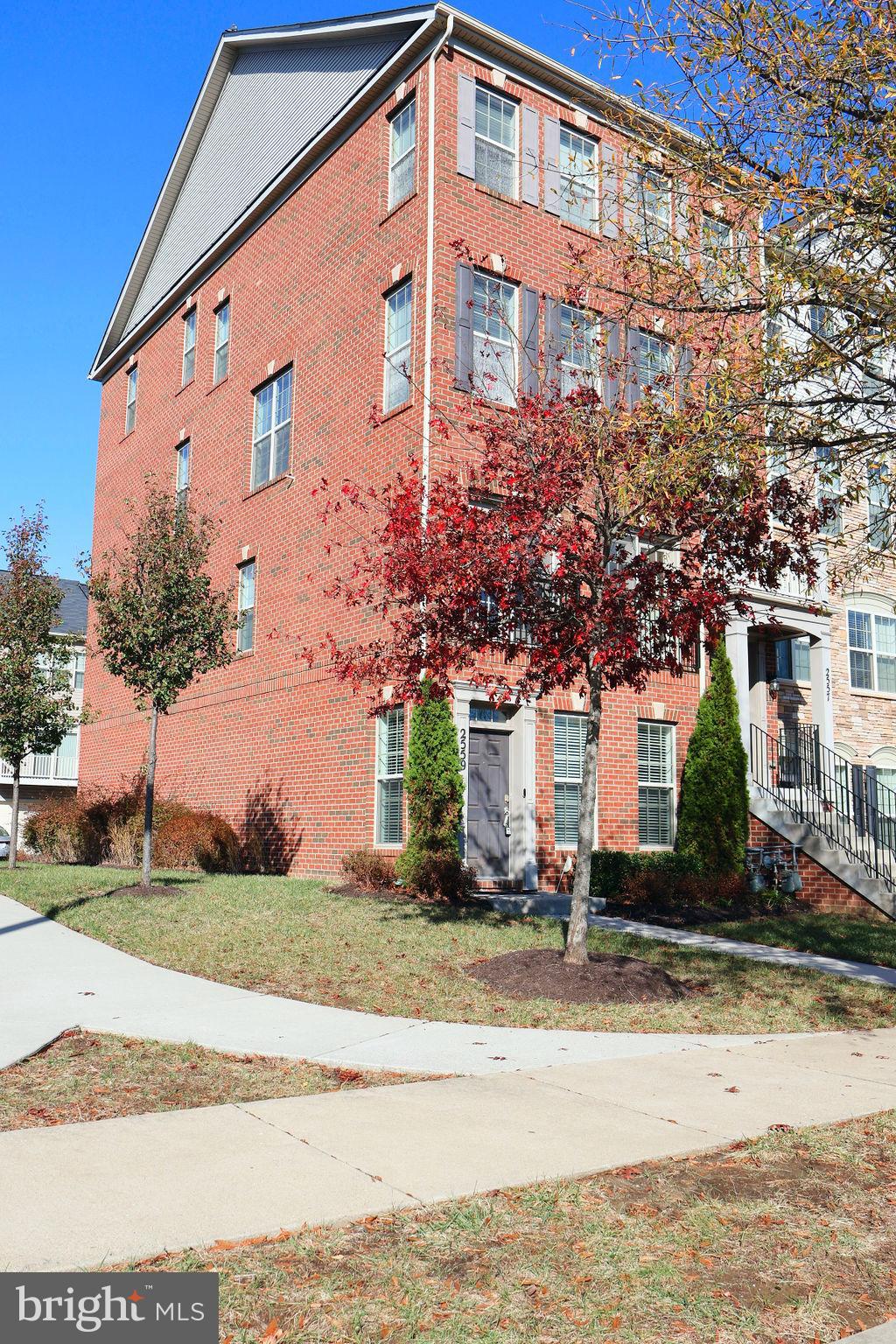 WOODMORE TOWNE CENTRE - Residential