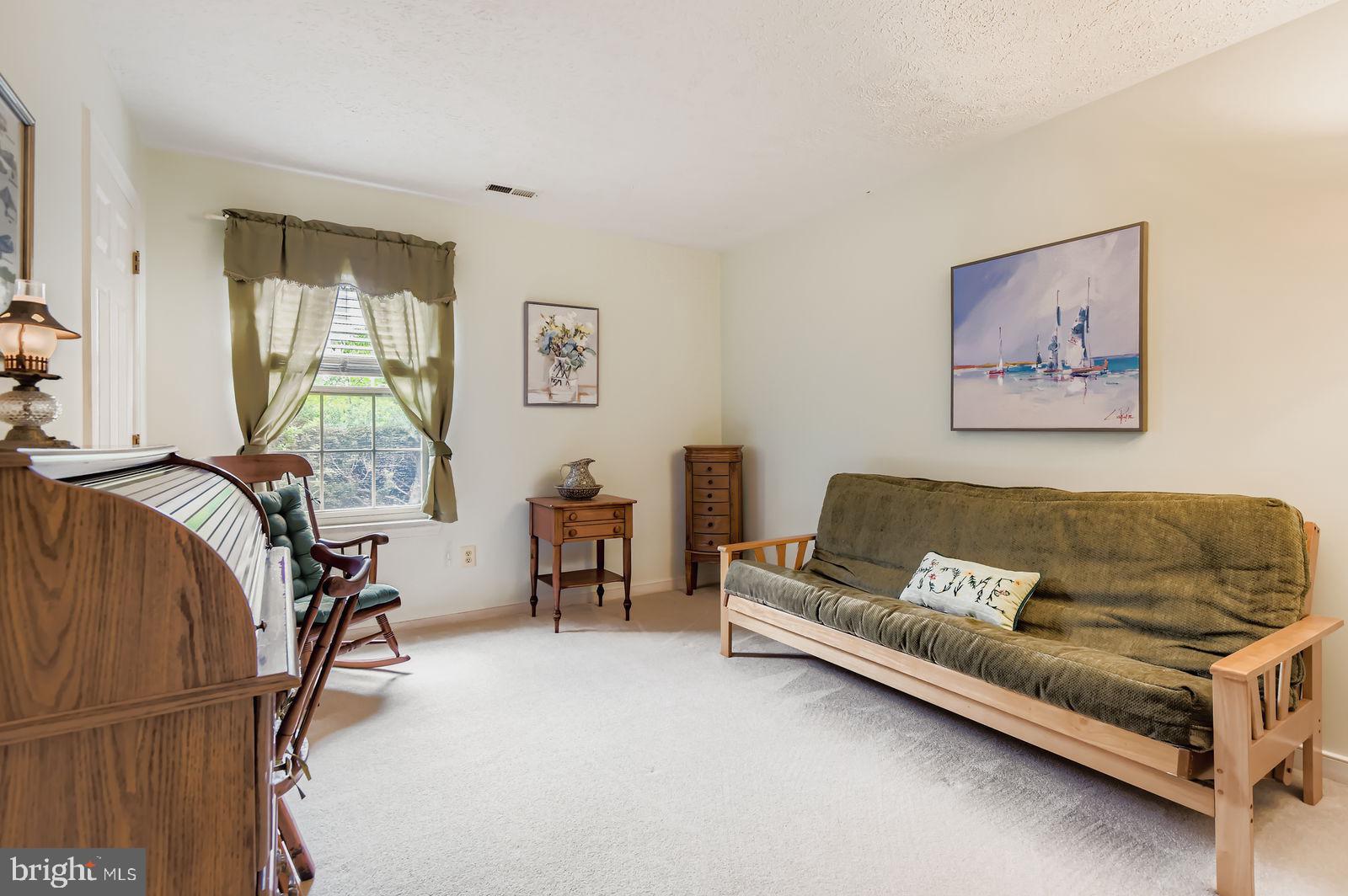 THE COURTYARDS AT POND - Residential