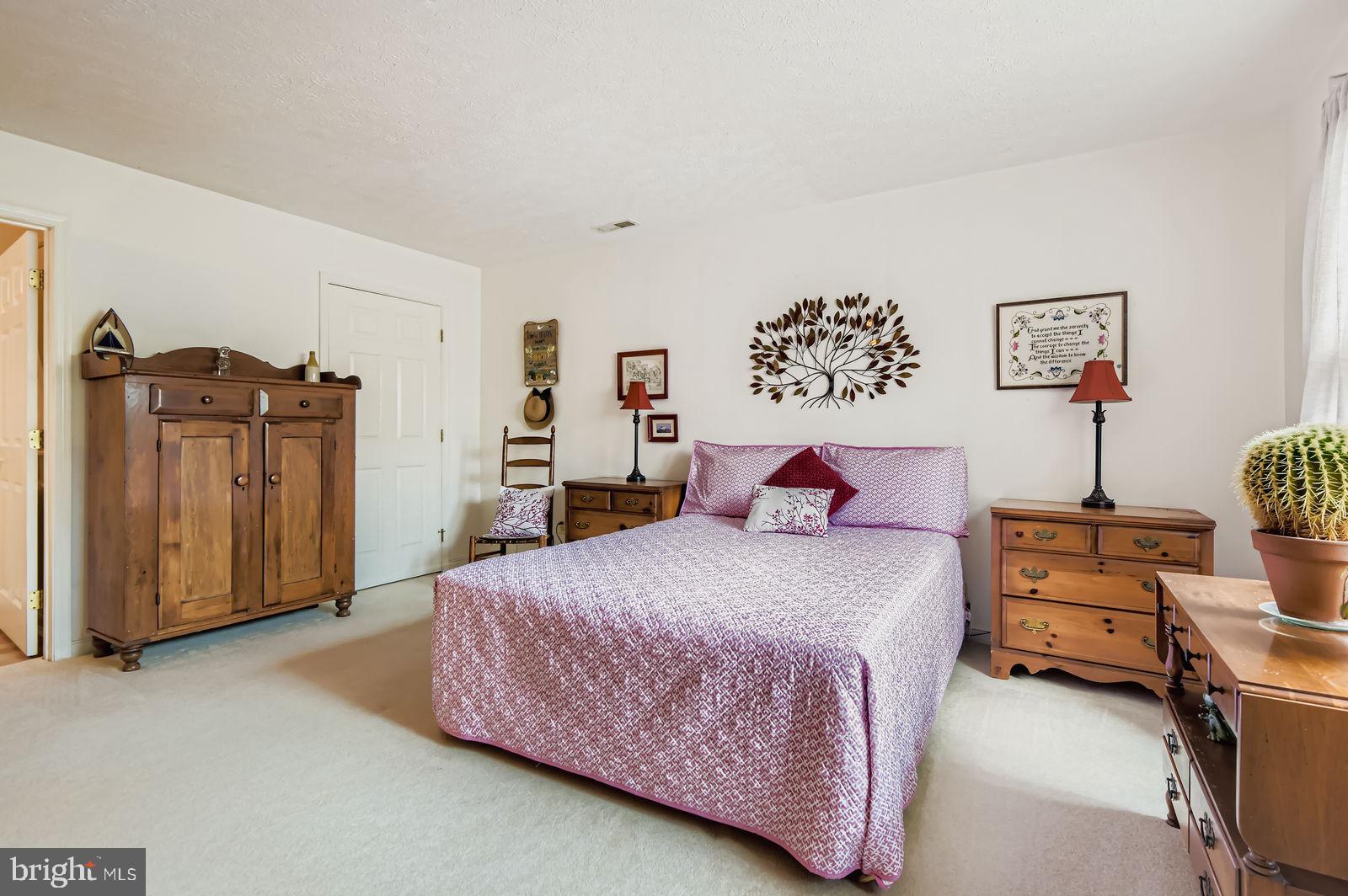 THE COURTYARDS AT POND - Residential