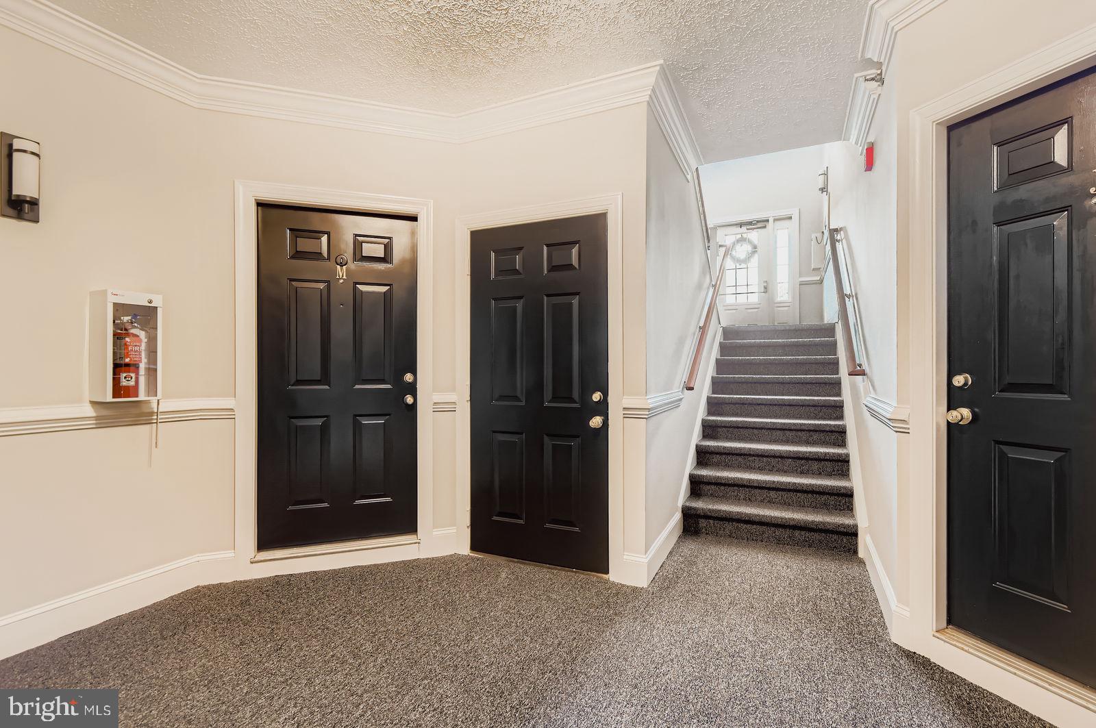 THE COURTYARDS AT POND - Residential