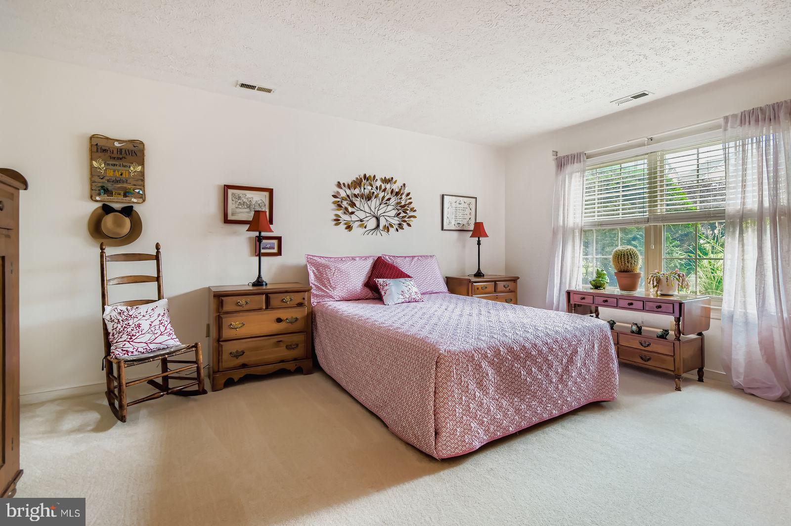 THE COURTYARDS AT POND - Residential