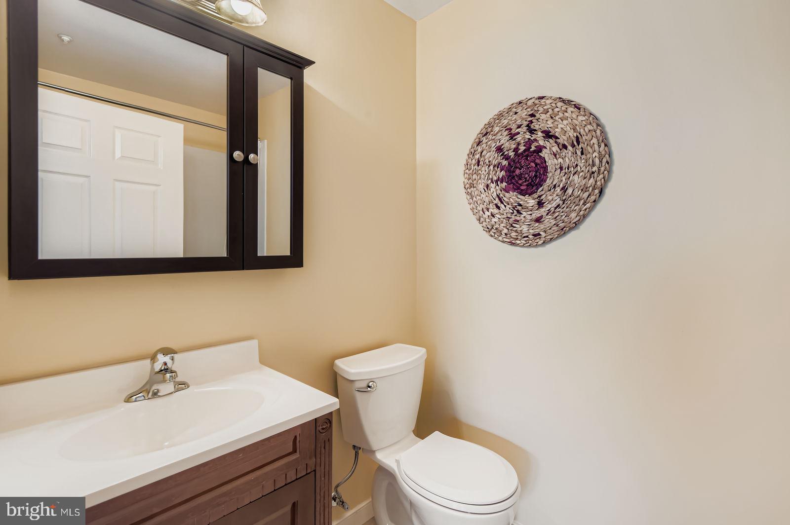 THE COURTYARDS AT POND - Residential