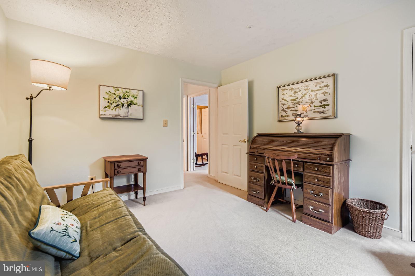 THE COURTYARDS AT POND - Residential