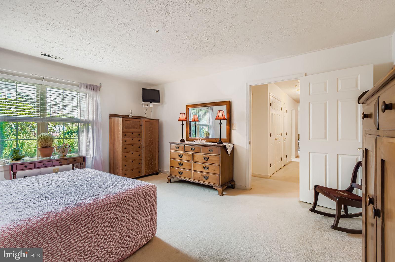 THE COURTYARDS AT POND - Residential