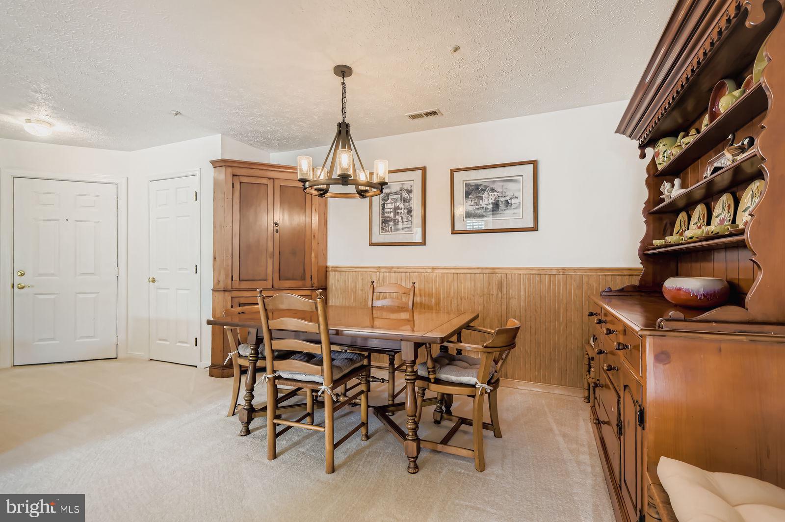 THE COURTYARDS AT POND - Residential