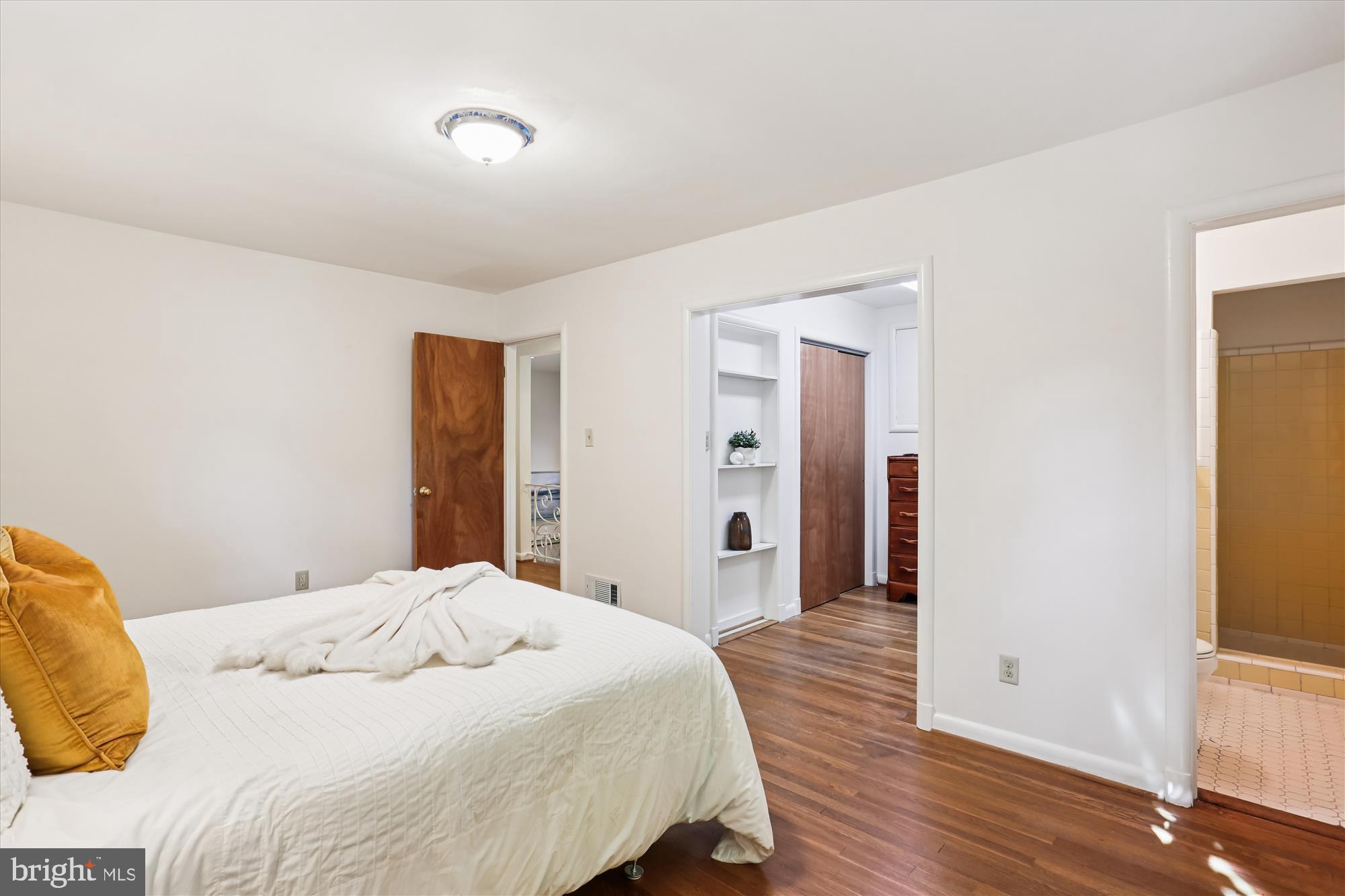 NORTH CHEVY CHASE - Residential