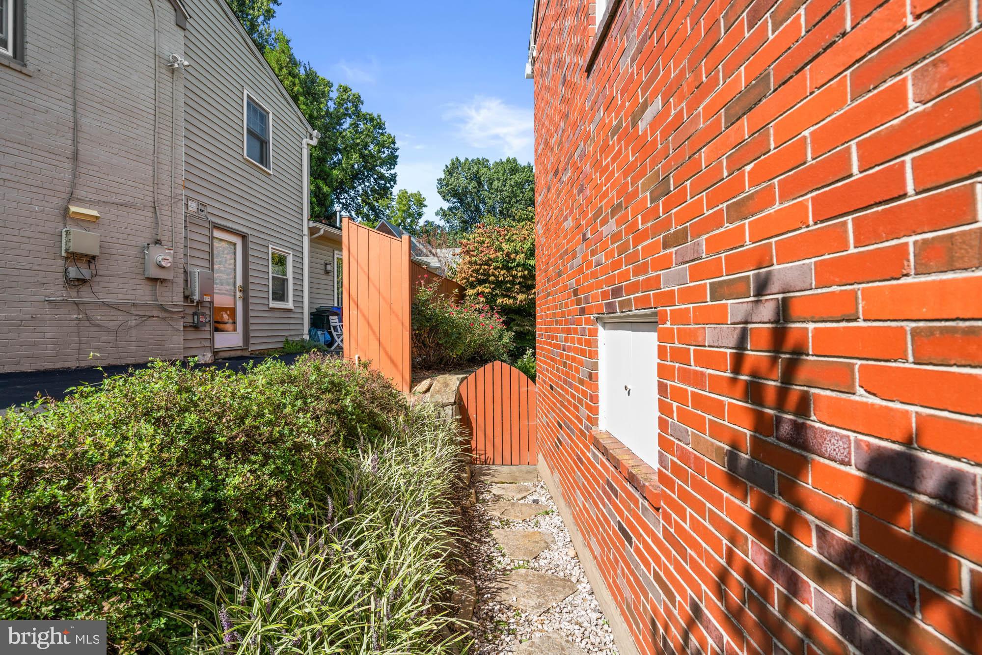 YORKTOWN VILLAGE - Residential