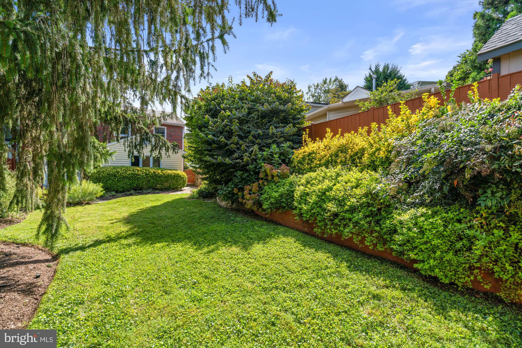 YORKTOWN VILLAGE - Residential