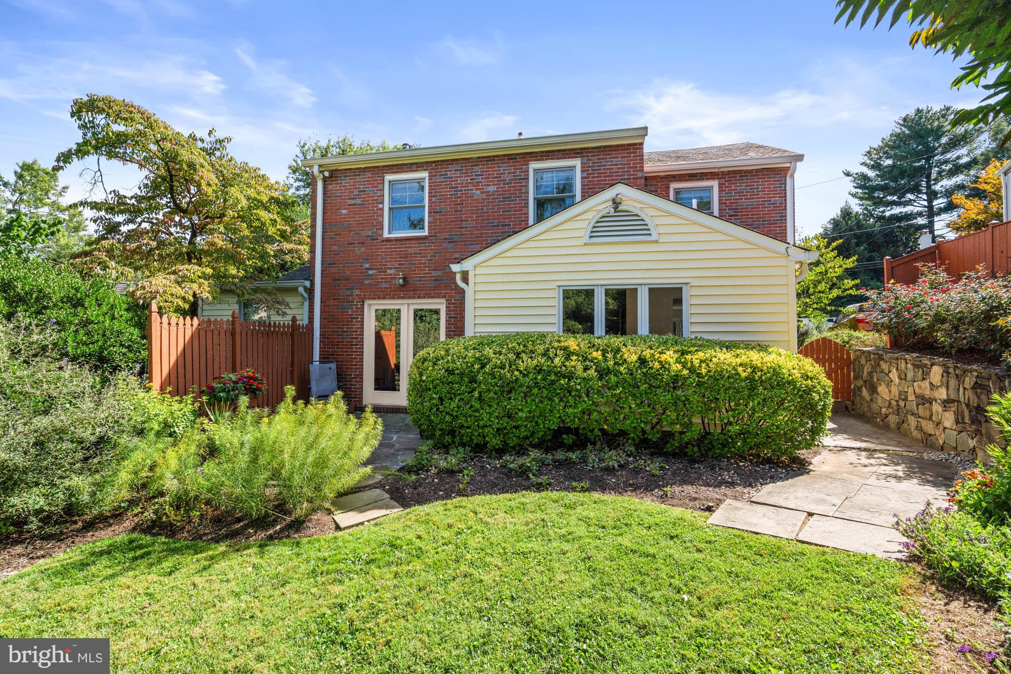 YORKTOWN VILLAGE - Residential