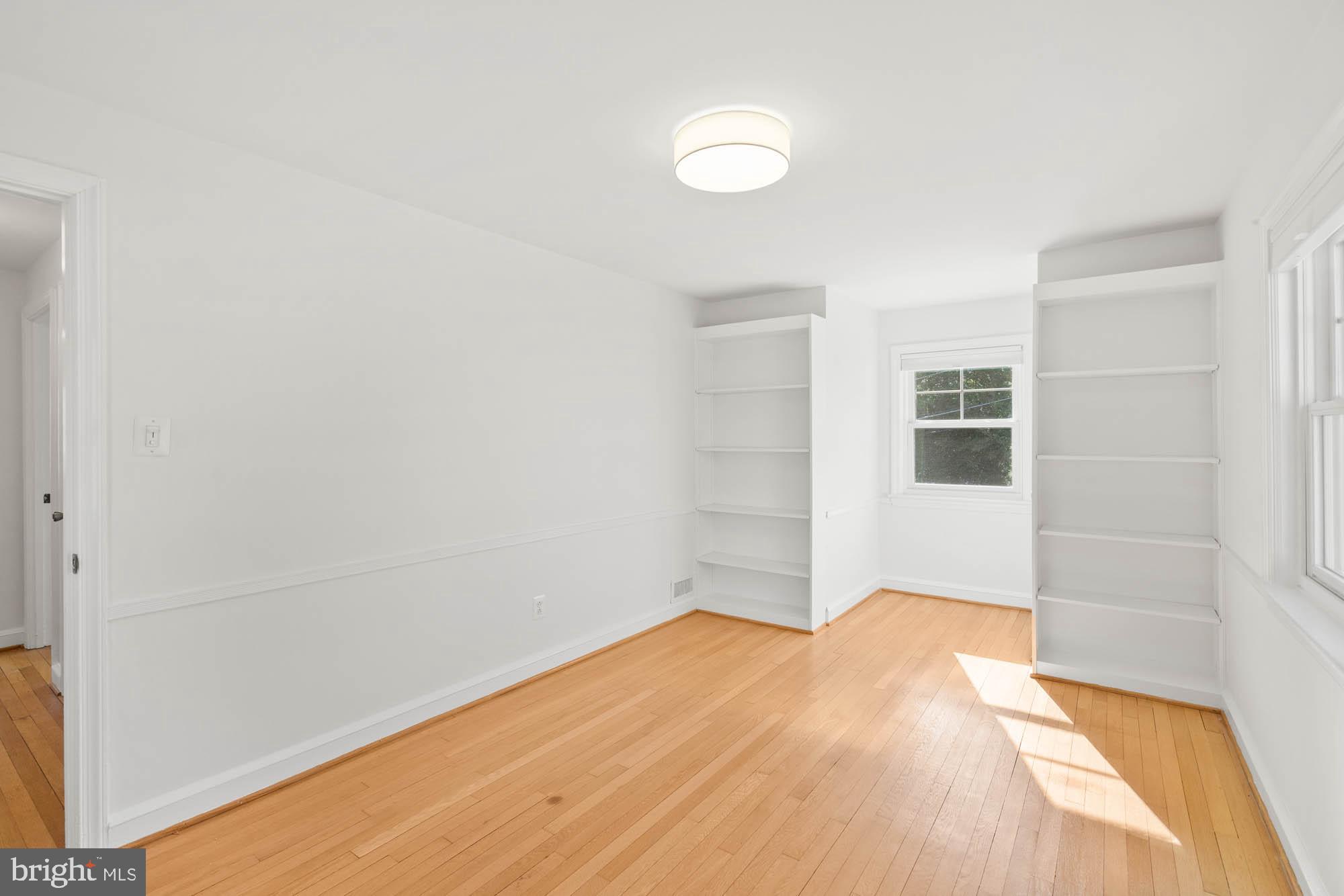 YORKTOWN VILLAGE - Residential