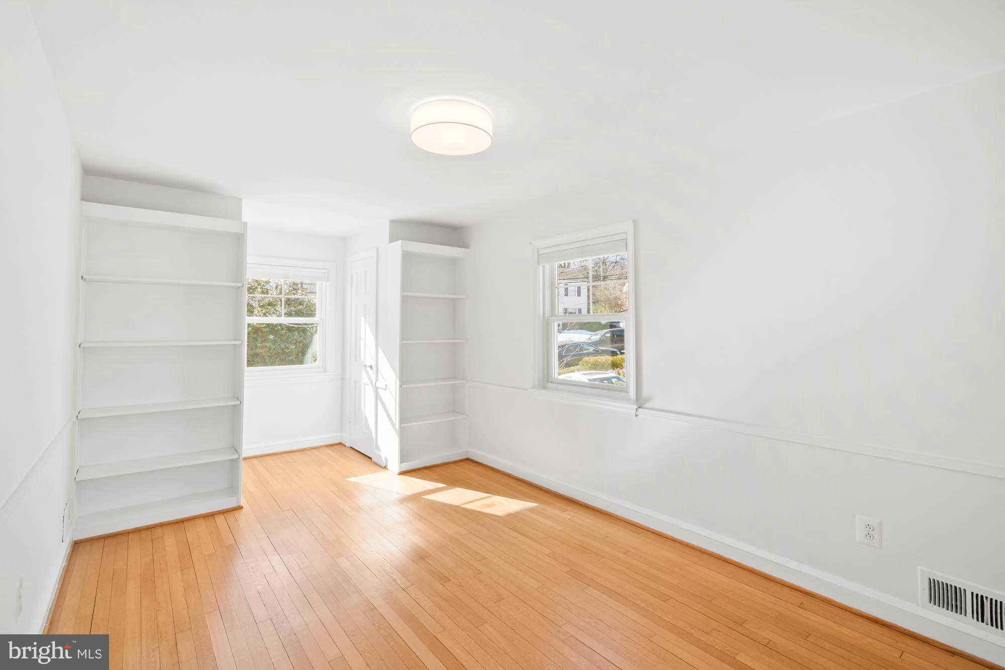 YORKTOWN VILLAGE - Residential