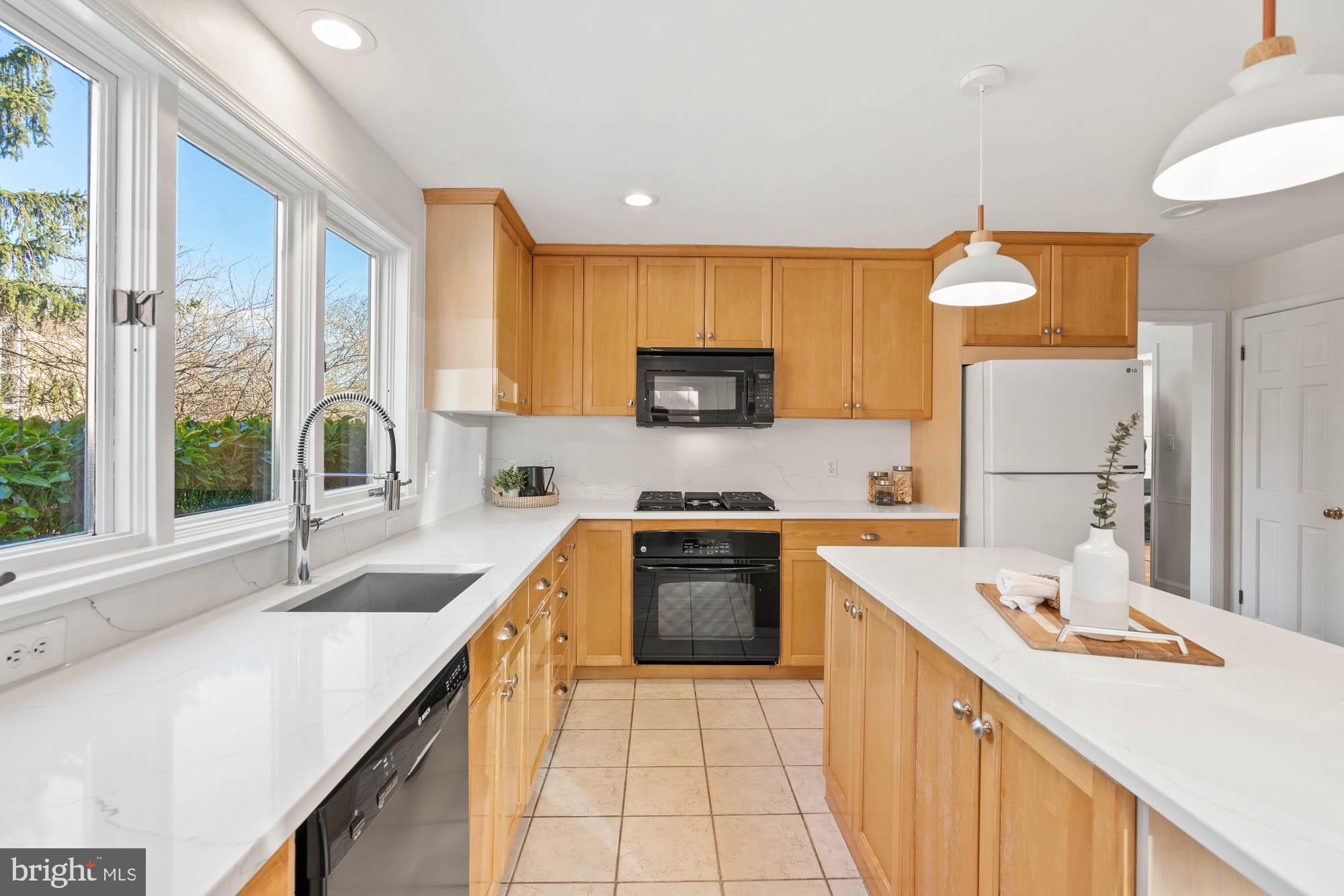 YORKTOWN VILLAGE - Residential