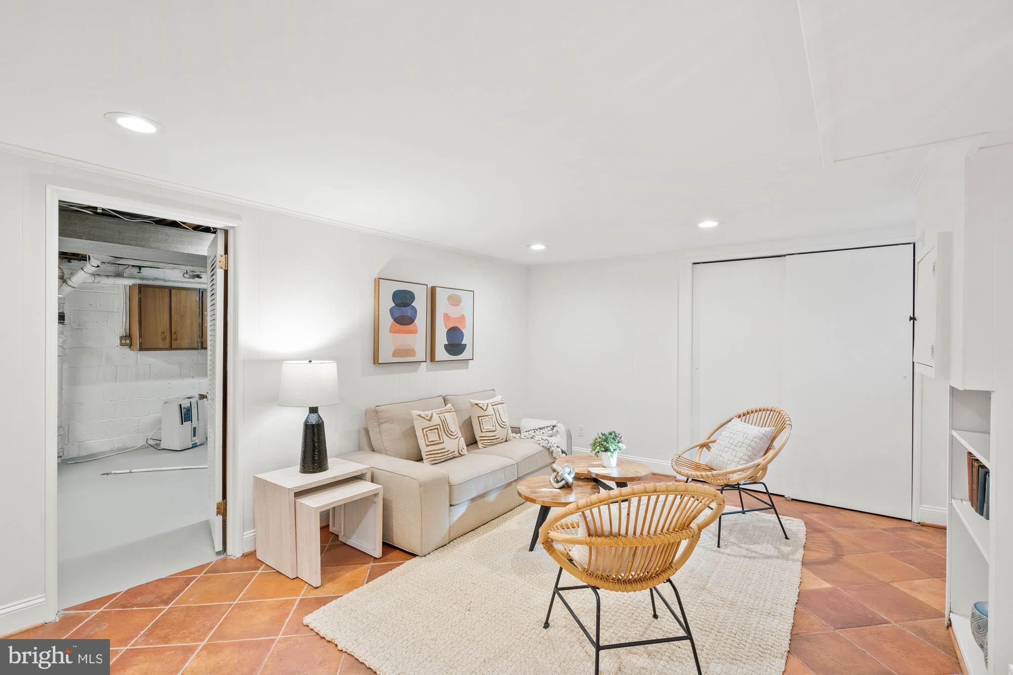 YORKTOWN VILLAGE - Residential