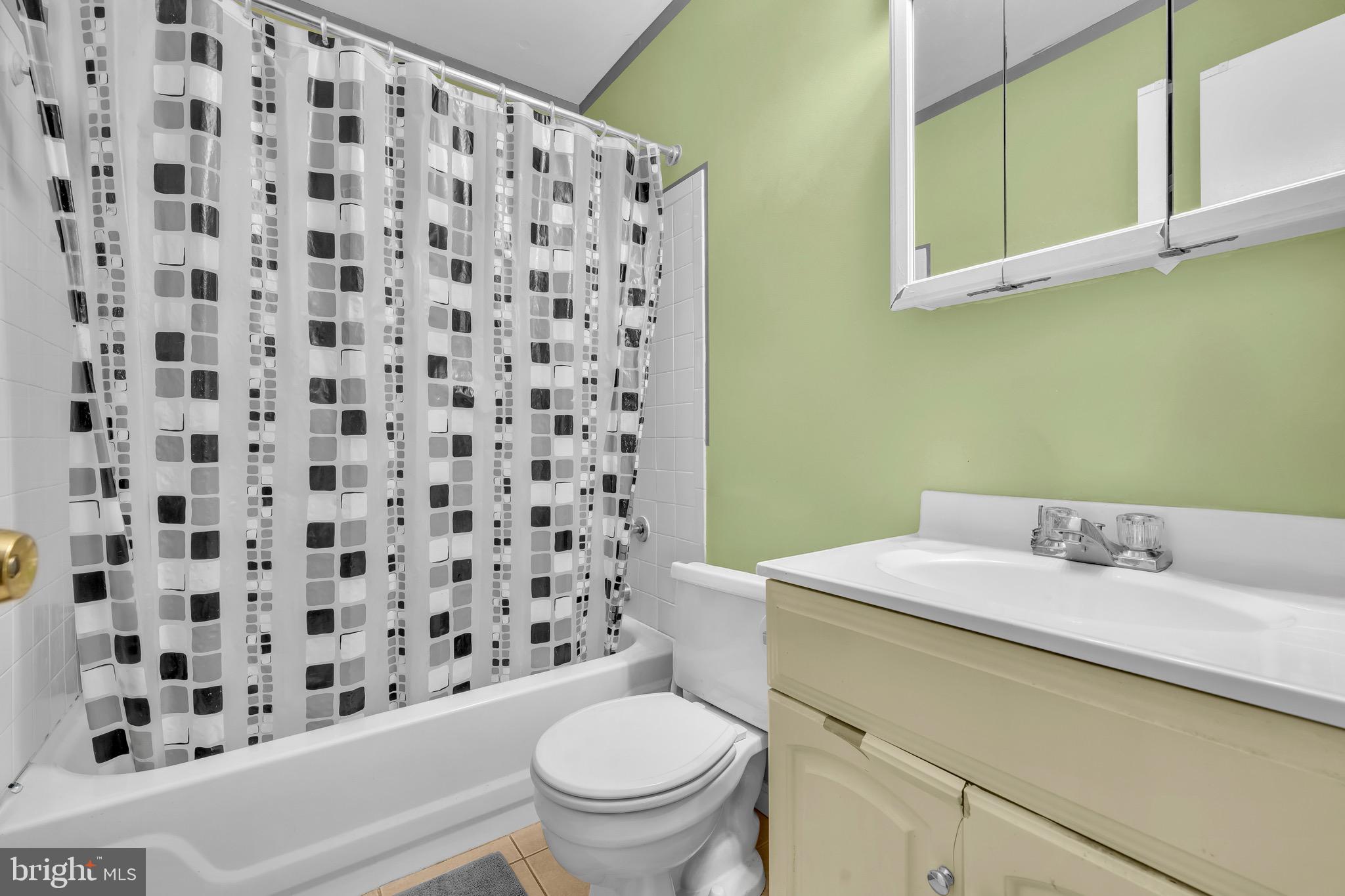 UPTON VILLAGE NORTH - Residential