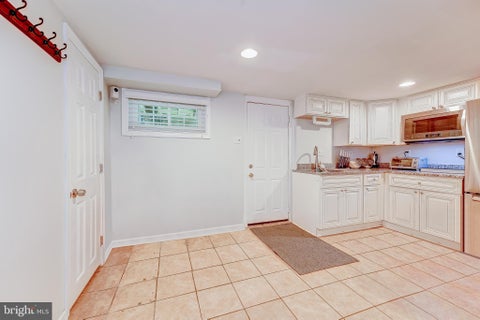 Homes For Rent - 4901 7th Street #B<br/> ARLINGTON, VA 22203