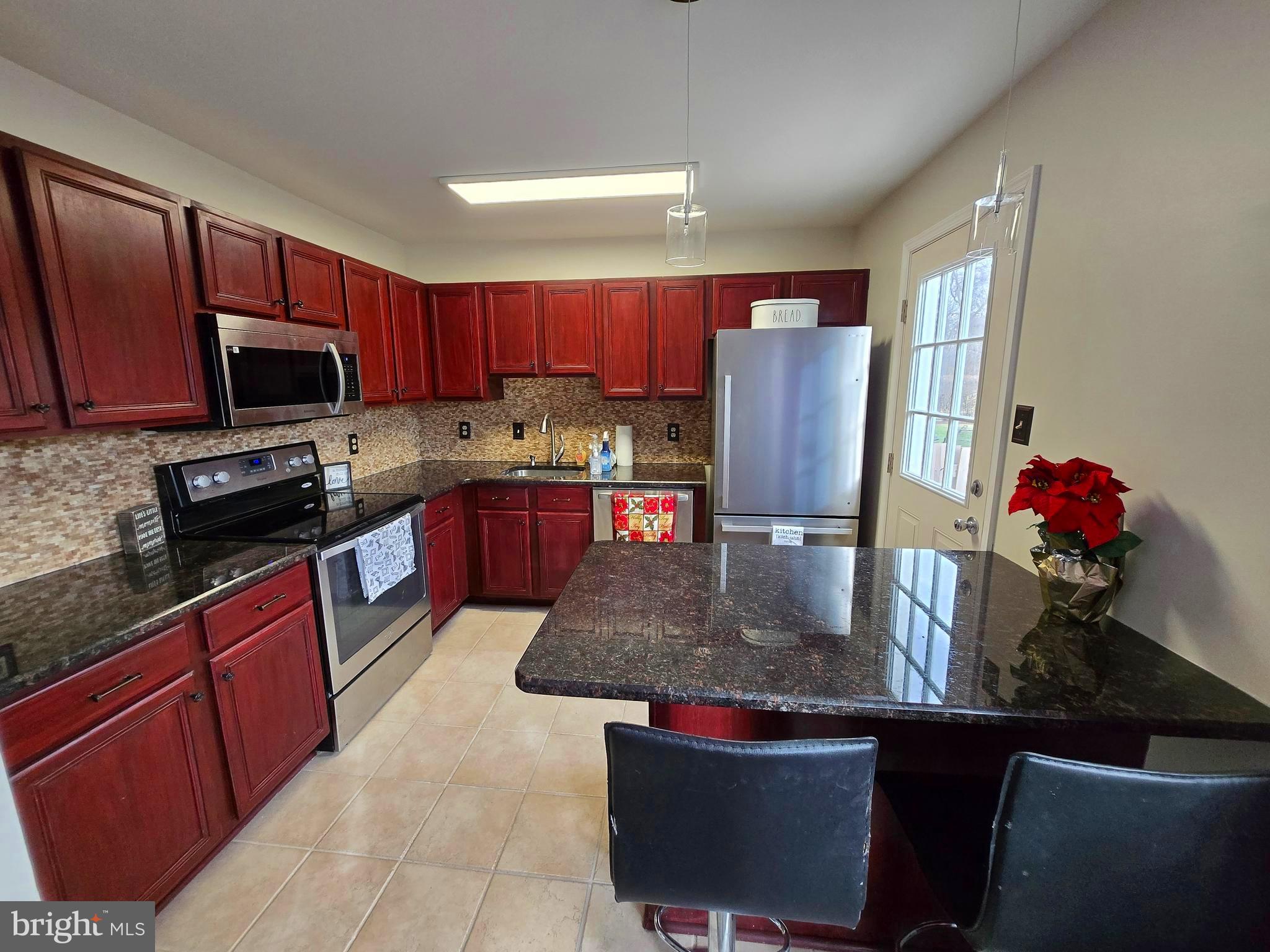 WALNUT BANK FARMS - Residential