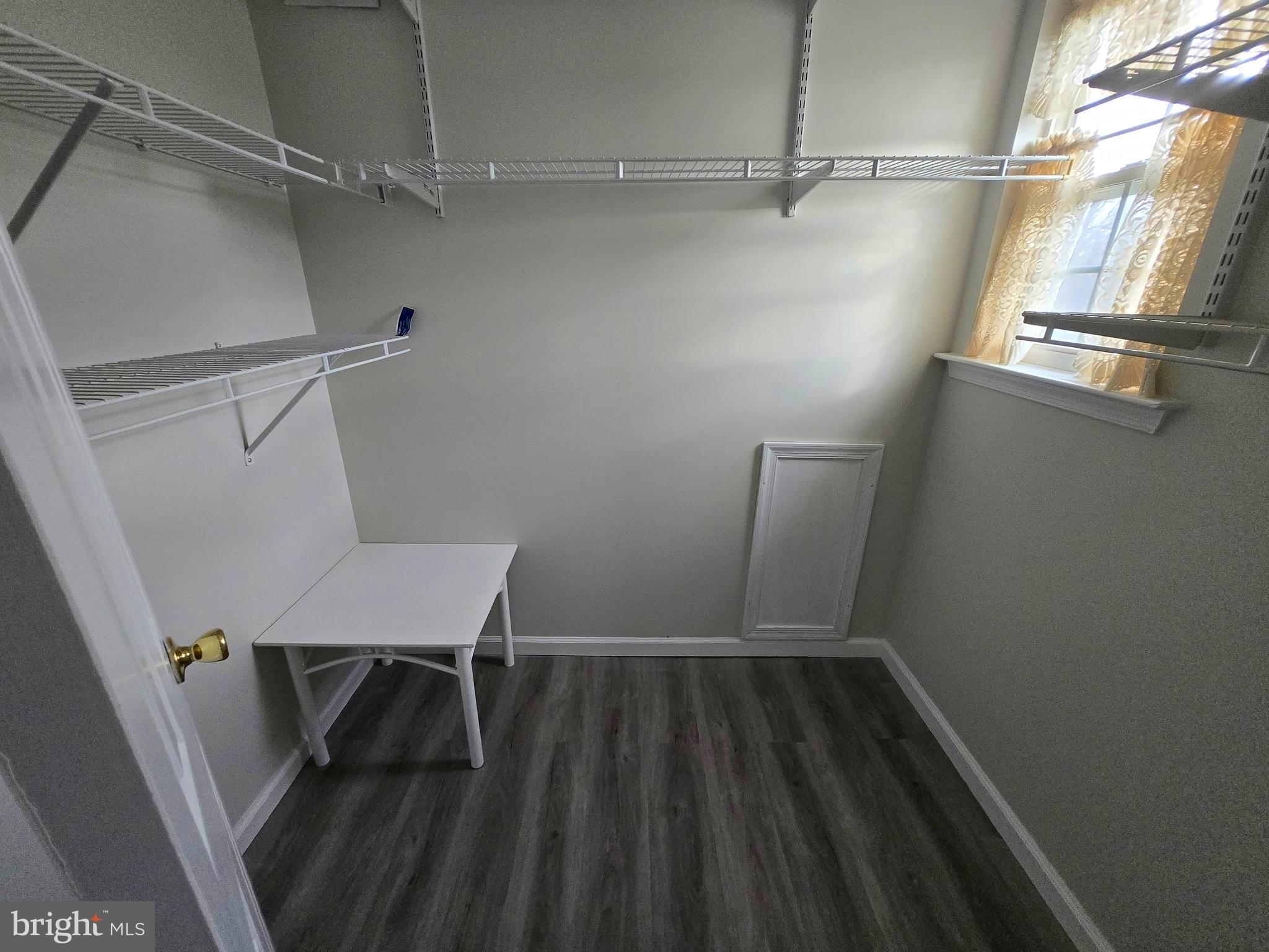 WALNUT BANK FARMS - Residential