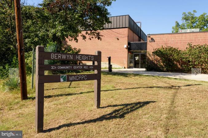 CHARLTON HEIGHTS - Residential