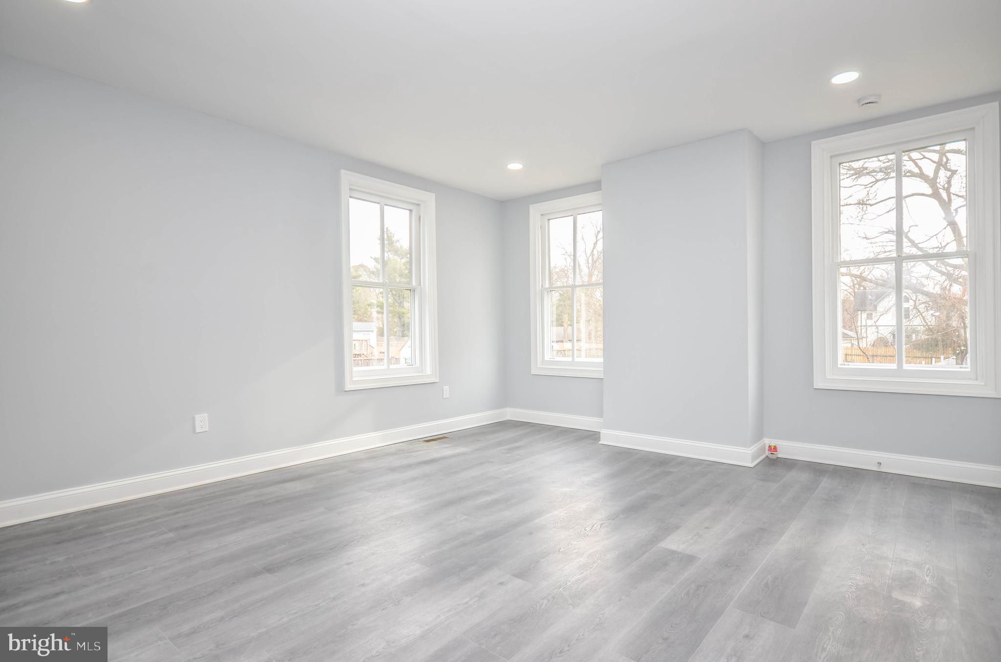 CHARLTON HEIGHTS - Residential